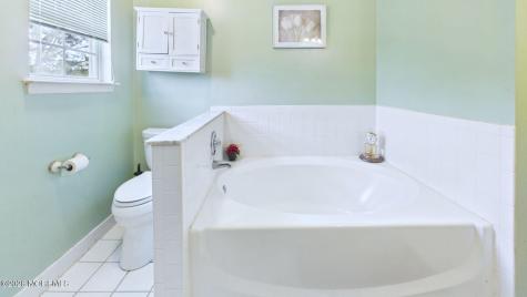 21 Netty Street Howell NJ 07731