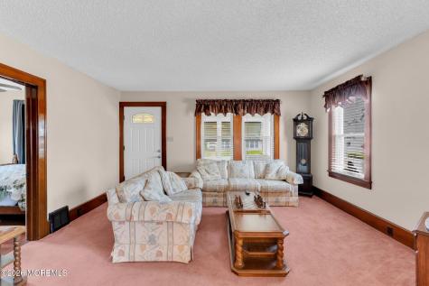 142 Reed Avenue Hamilton NJ 08610