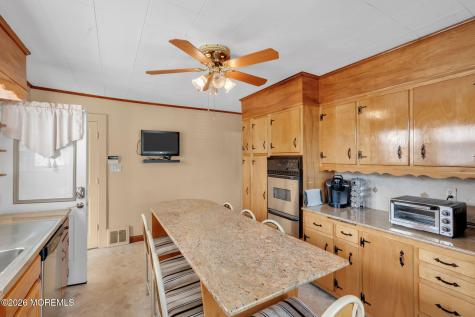 142 Reed Avenue Hamilton NJ 08610