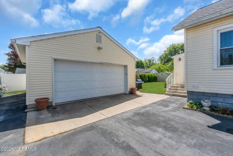 142 Reed Avenue Hamilton NJ 08610