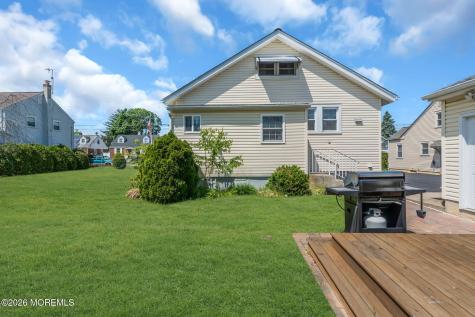 142 Reed Avenue Hamilton NJ 08610