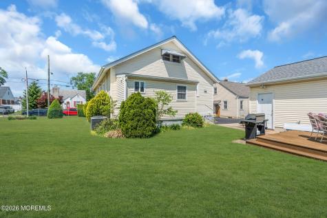 142 Reed Avenue Hamilton NJ 08610
