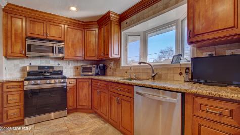 12 Cavan Lane Hazlet NJ 07730