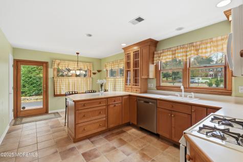 712 Sycamore Avenue Tinton Falls NJ 07701