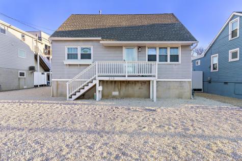 213 13th Street Ship Bottom NJ 08008
