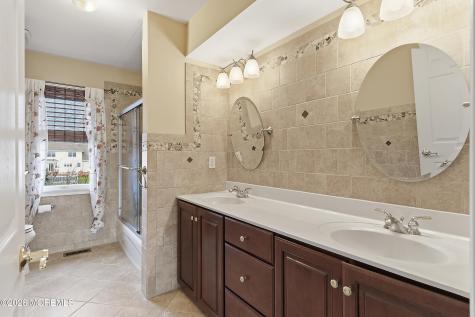 14 Barnyard Court Plainsboro NJ 08536