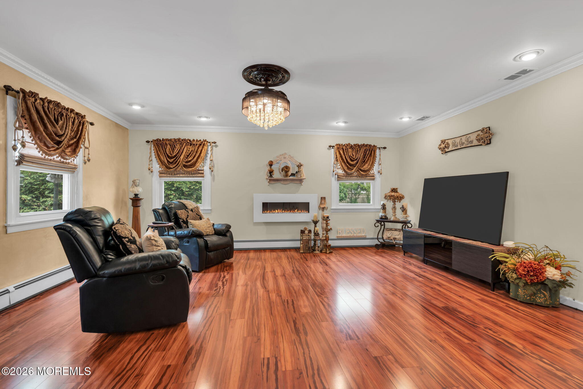8 Owens Road Marlboro NJ 07746