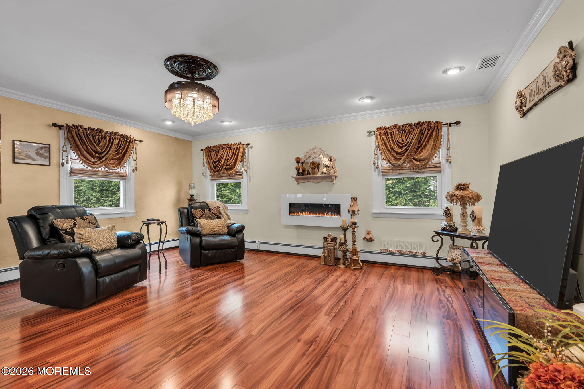 8 Owens Road Marlboro NJ 07746