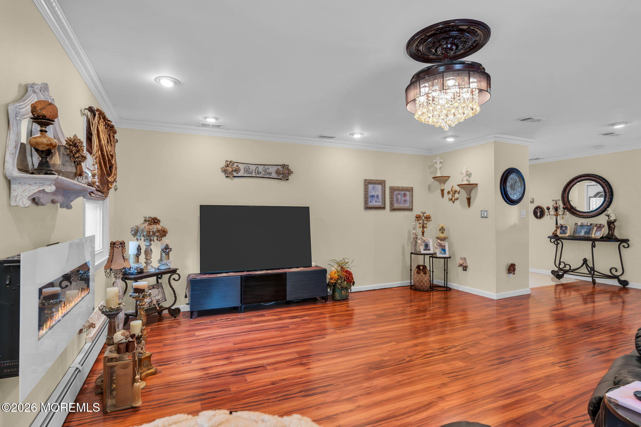 8 Owens Road Marlboro NJ 07746