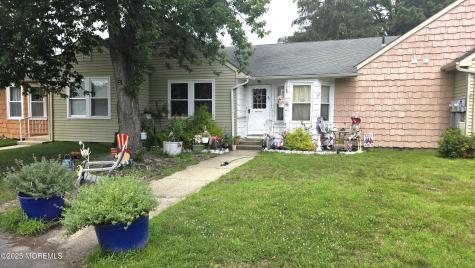 4 Ardsley Avenue Whiting NJ 08759