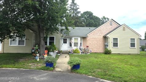 4 Ardsley Avenue Whiting NJ 08759