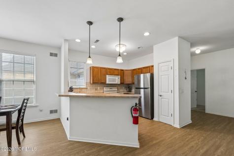 28 Fennel Court Manchester NJ 08759