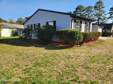 69 Chelsea Drive Manchester NJ 08759