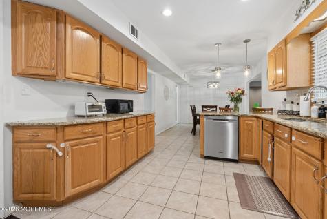 24 Jubilee Circle Aberdeen NJ 07747