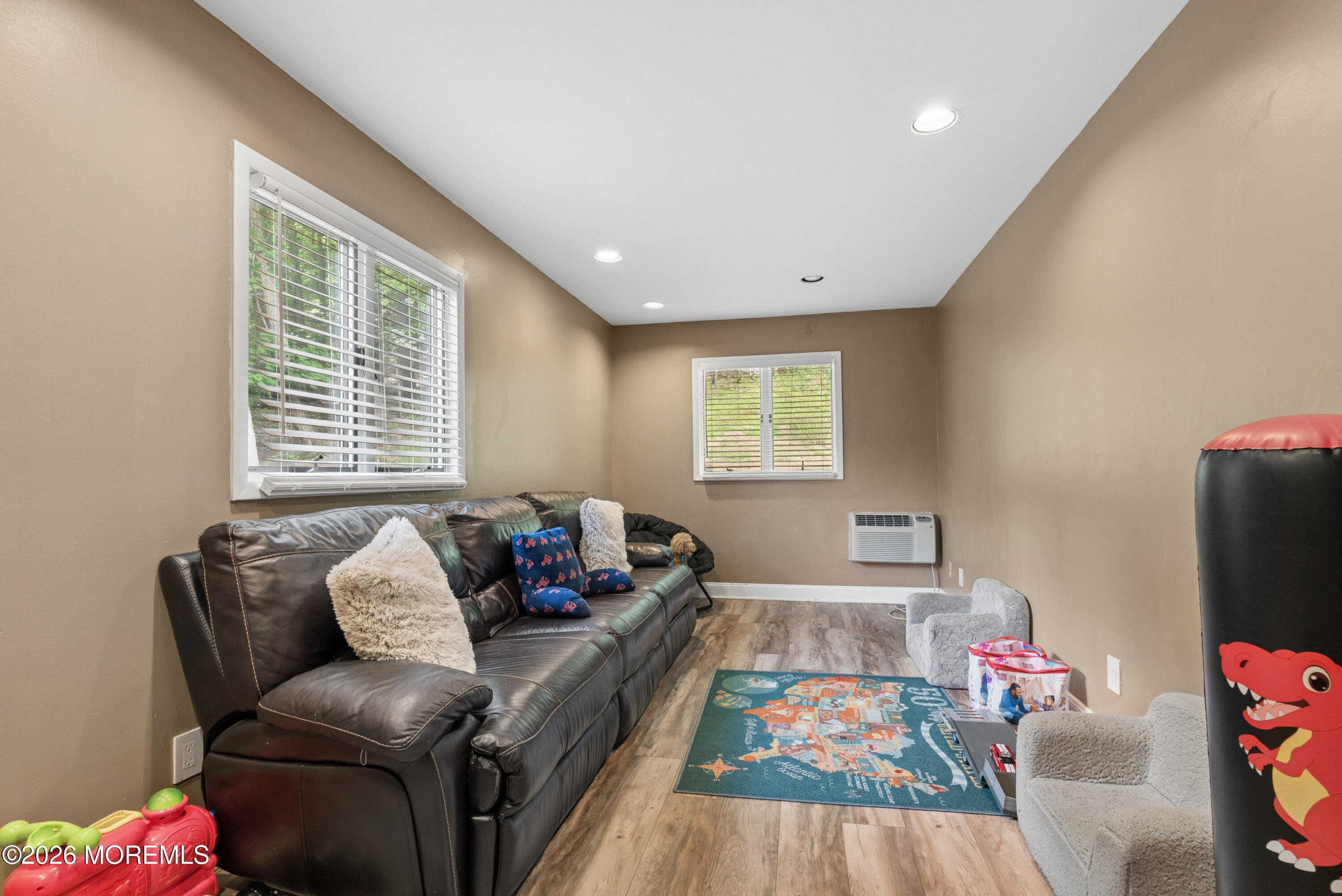 24 Jubilee Circle Aberdeen NJ 07747
