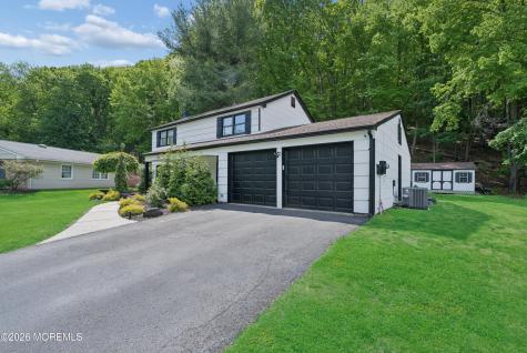 24 Jubilee Circle Aberdeen NJ 07747