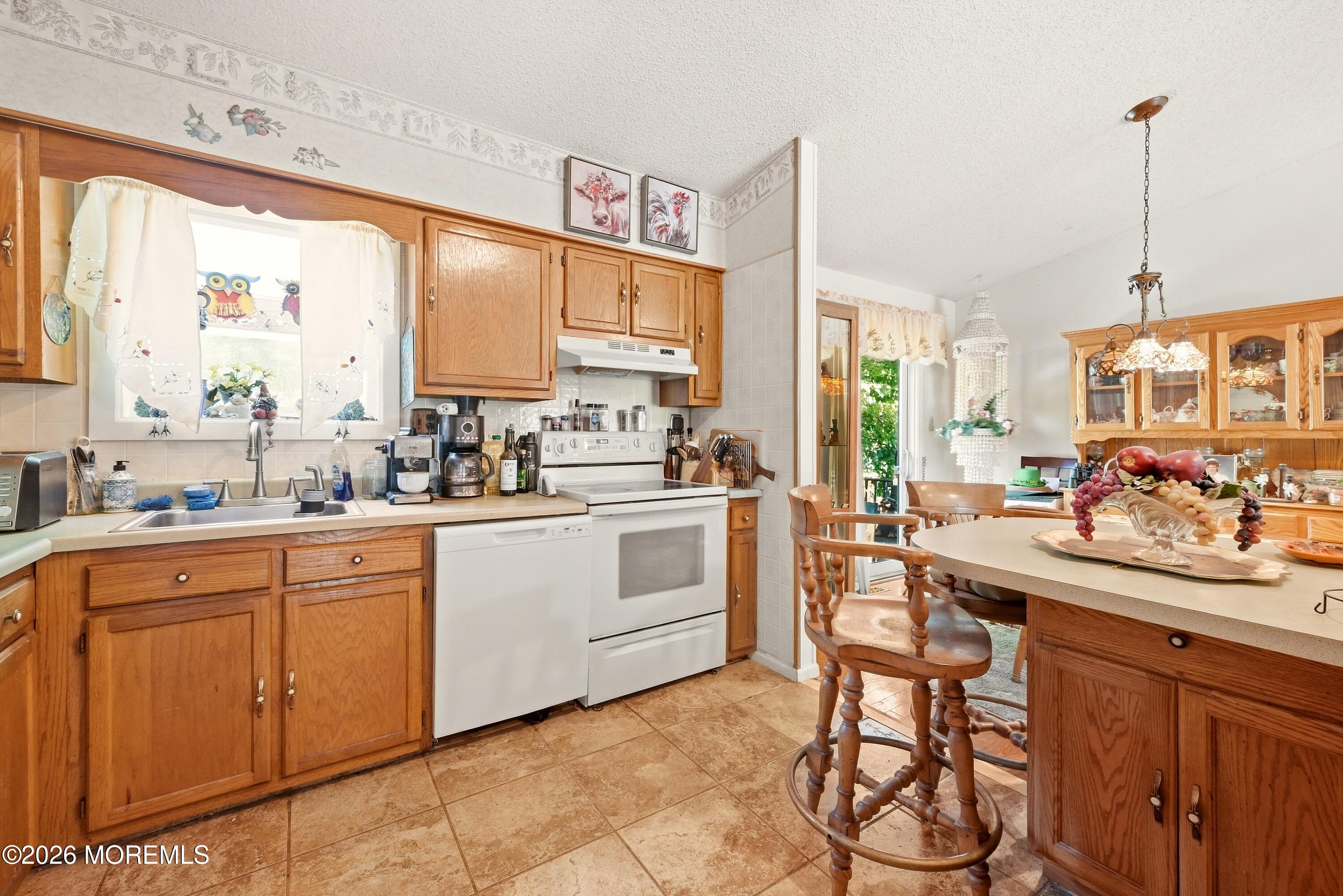 646 Salem Avenue Franklinville NJ 08322