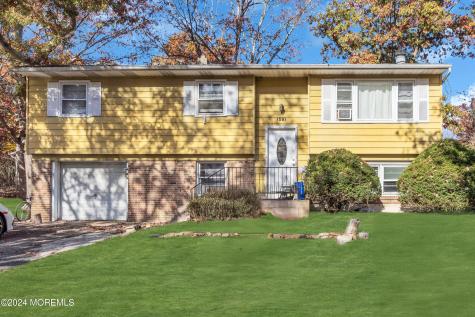 1591 Salem Street Lakewood NJ 08701