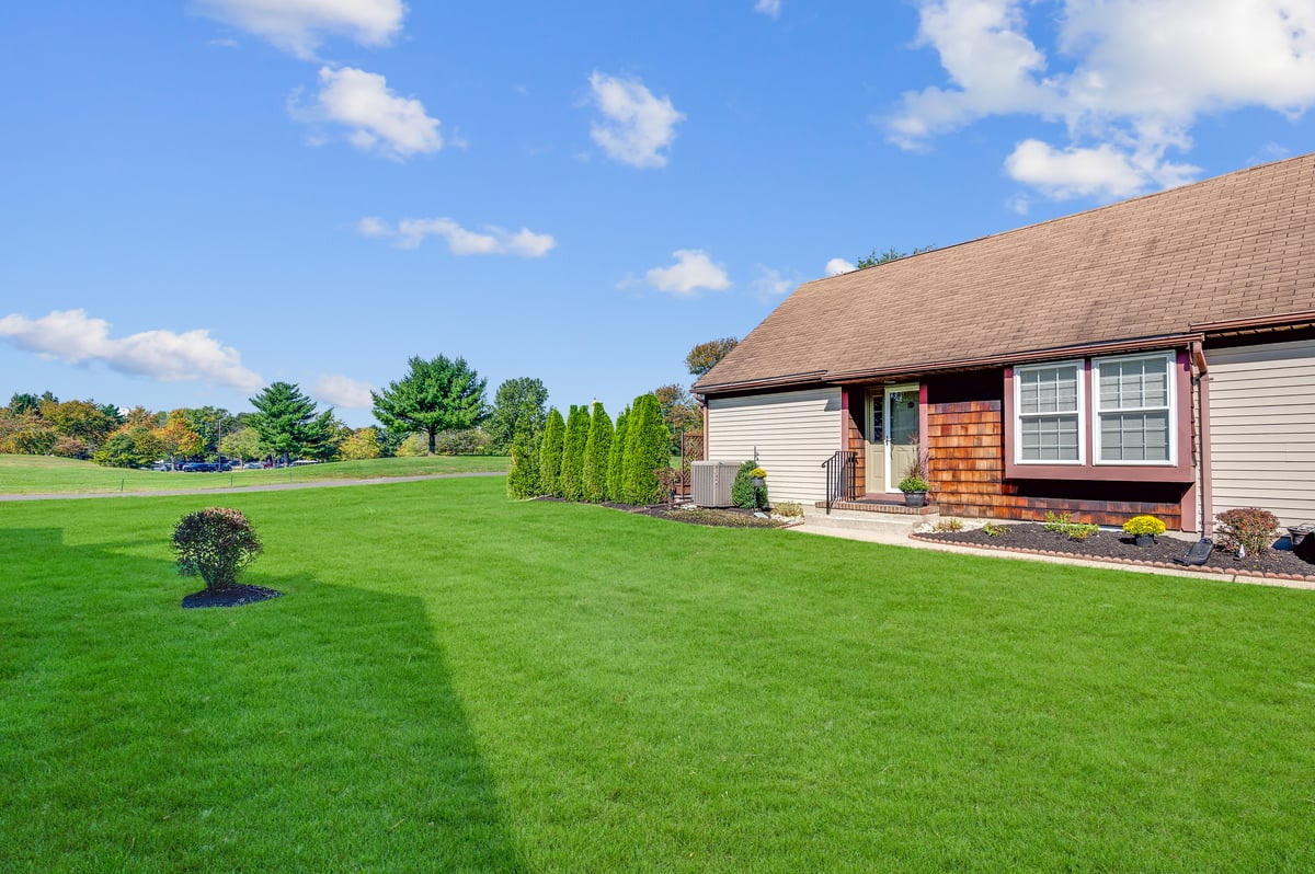 42 Yorkshire Drive Monroe NJ 08831