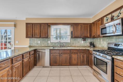 85 Radcliffe Drive Lincroft NJ 07738