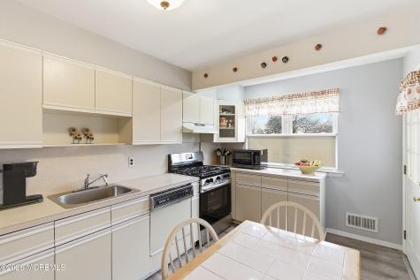 5 Alan Terrace Jackson NJ 08527