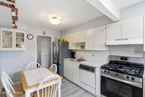 5 Alan Terrace Jackson NJ 08527