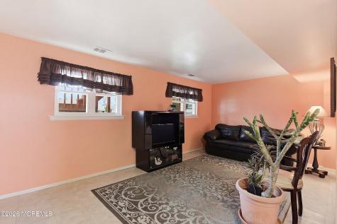 5 Alan Terrace Jackson NJ 08527