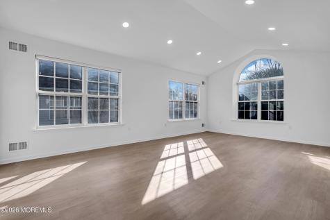 9 Oakmont Road Lakewood NJ 08701