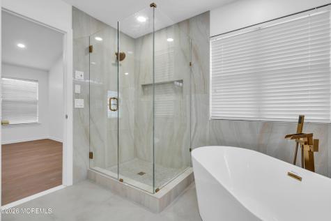 9 Oakmont Road Lakewood NJ 08701
