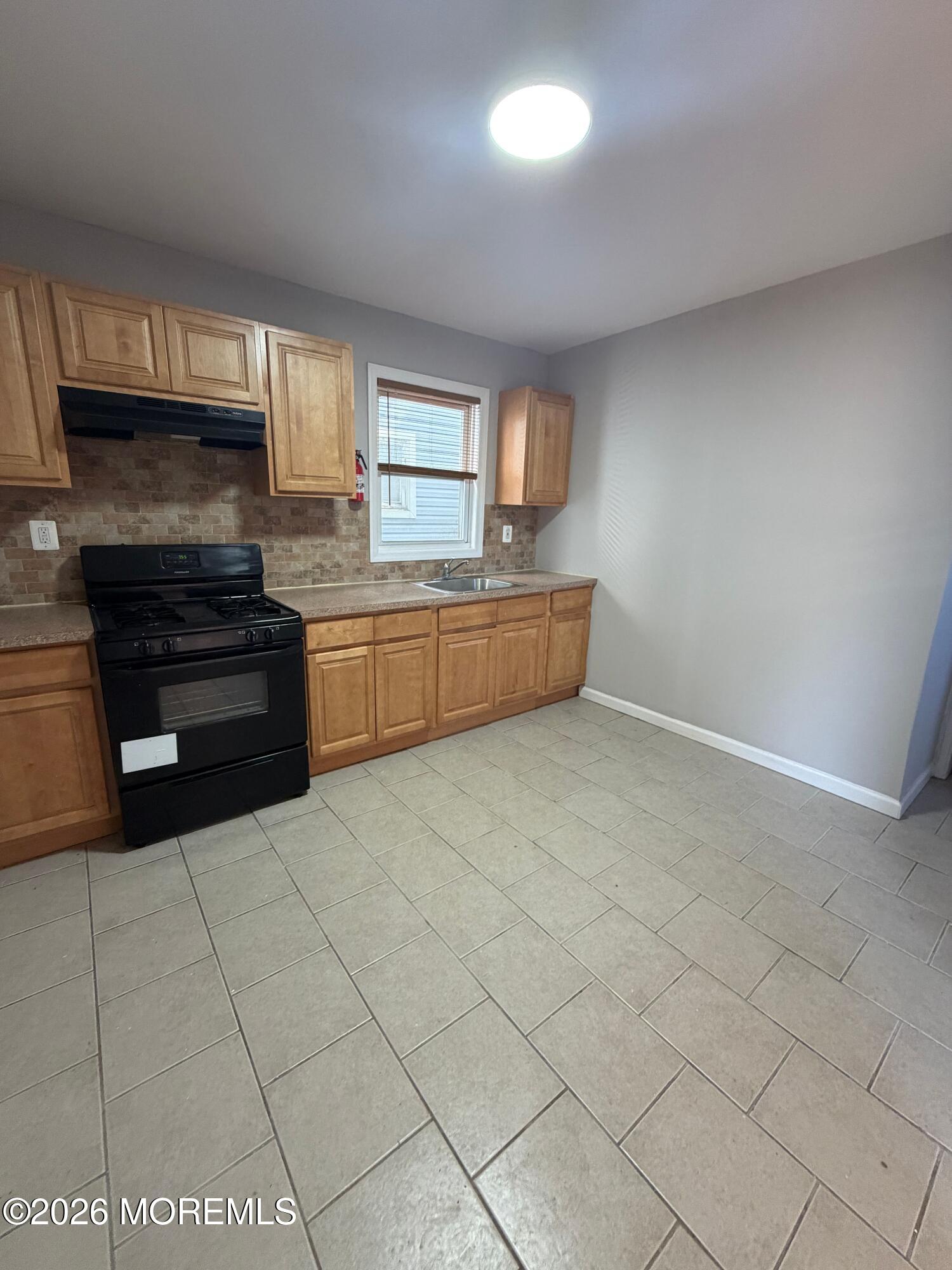 76 Halstead Street Newark NJ 07106
