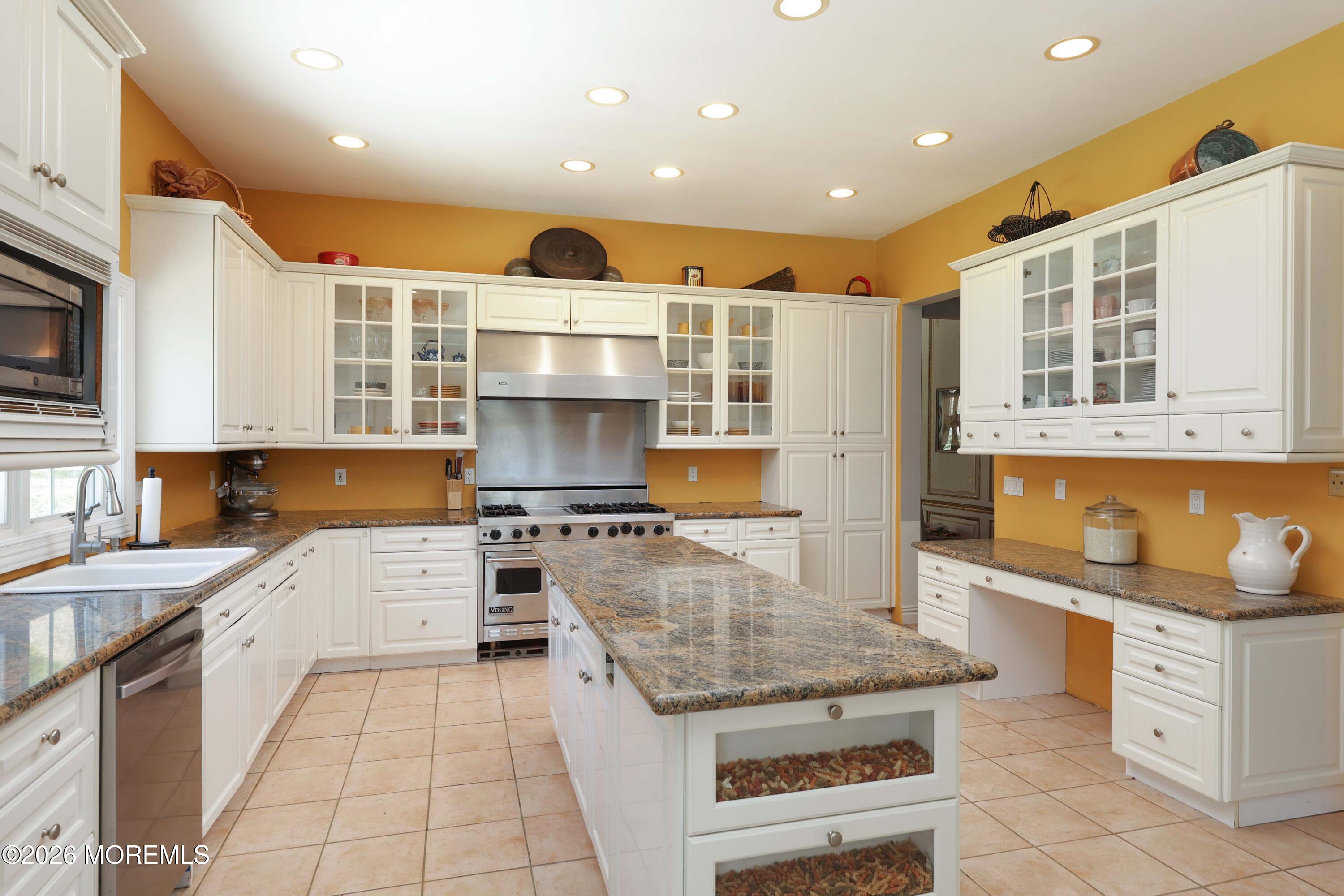 6 Hayes Court Atlantic Highlands NJ 07716