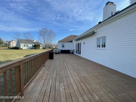 60 Larchwood Avenue Oakhurst NJ 07755