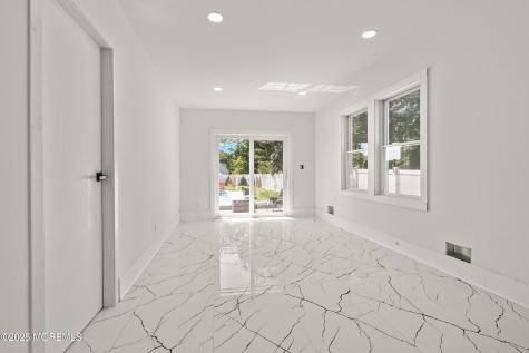 8 Woodrow Street Oakhurst NJ 07755