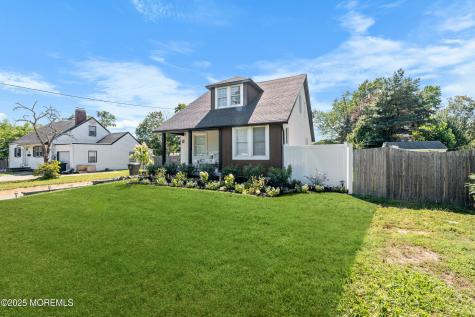 8 Woodrow Street Oakhurst NJ 07755