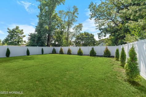 8 Woodrow Street Oakhurst NJ 07755