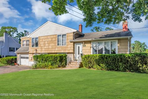 17 Johnston Street Oakhurst NJ 07755