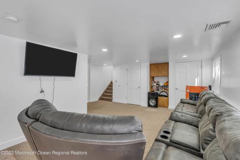 17 Johnston Street Oakhurst NJ 07755