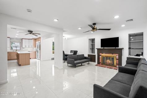 17 Johnston Street Oakhurst NJ 07755