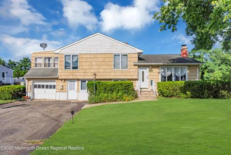 17 Johnston Street Oakhurst NJ 07755