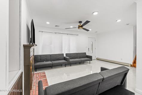 17 Johnston Street Oakhurst NJ 07755