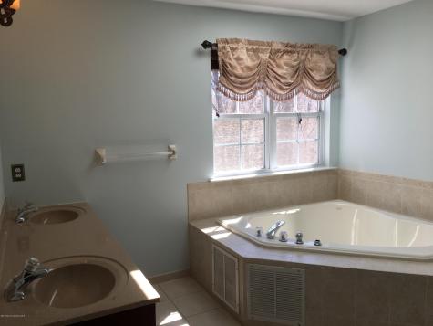 44 Poplar Lane Holmdel NJ 07733