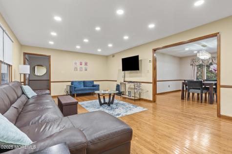 1709 Fanwood Street Oakhurst NJ 07755
