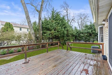 1709 Fanwood Street Oakhurst NJ 07755