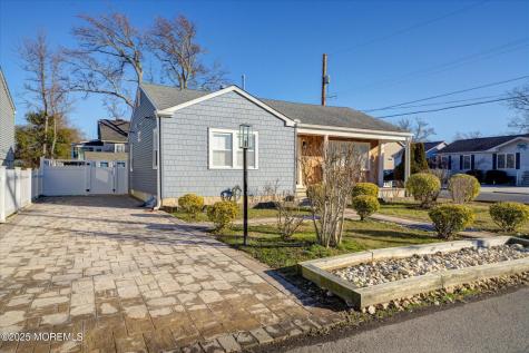 515 Stone Harbor Avenue Ocean Gate NJ 08740