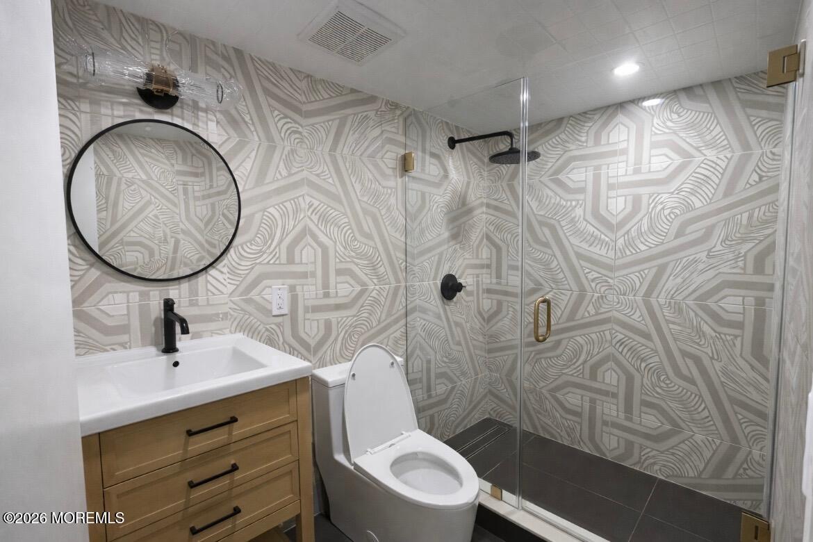 20 Roslyn Drive Oakhurst NJ 07755