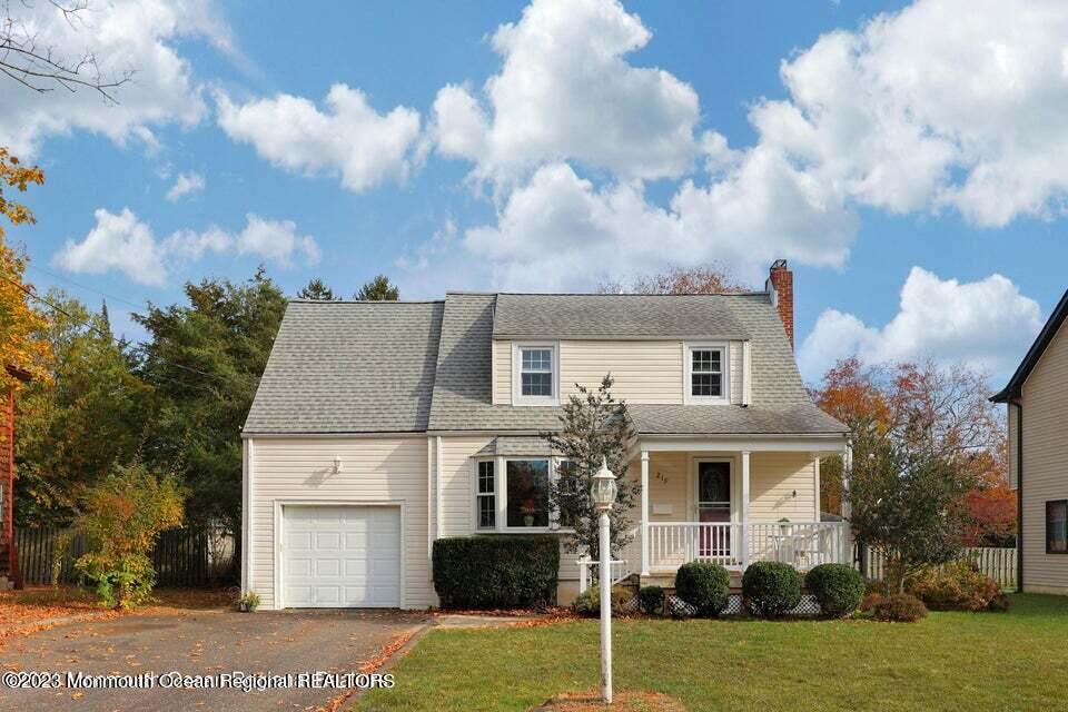 219 Elmwood Road Oakhurst NJ 07755