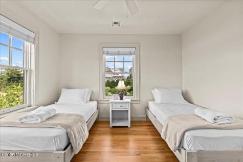 1043 Barnegat Lane Mantoloking NJ 08738