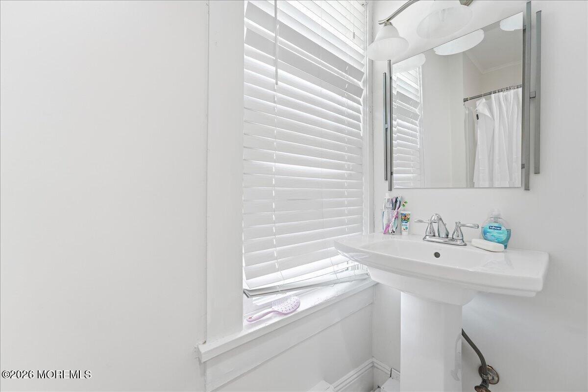 496 W Park Avenue Oakhurst NJ 07755