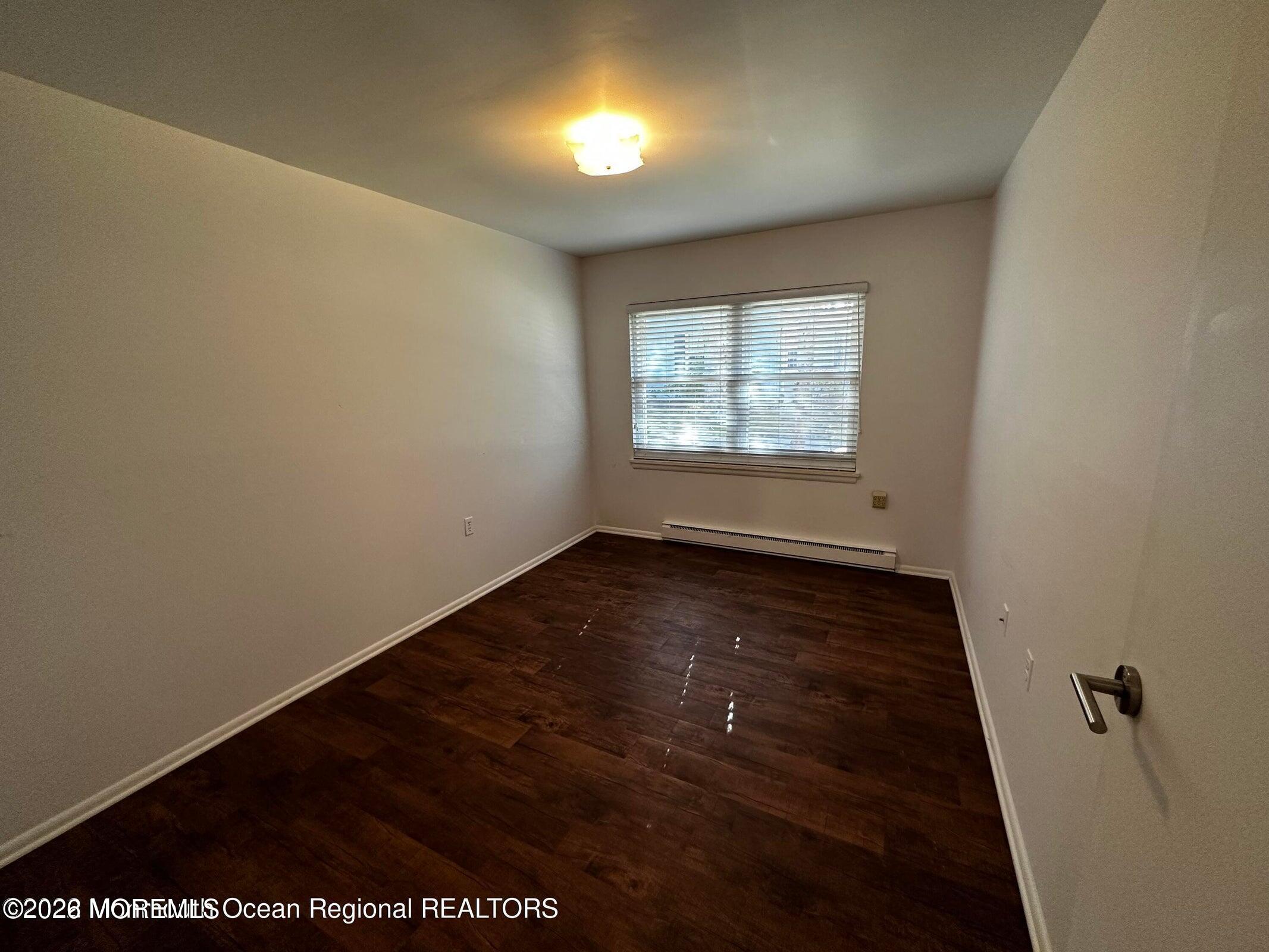 106 E Edinburgh Lane Lakewood NJ 08701