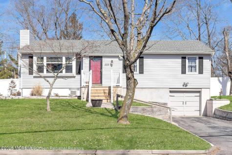 559 Dow Avenue Oakhurst NJ 07755